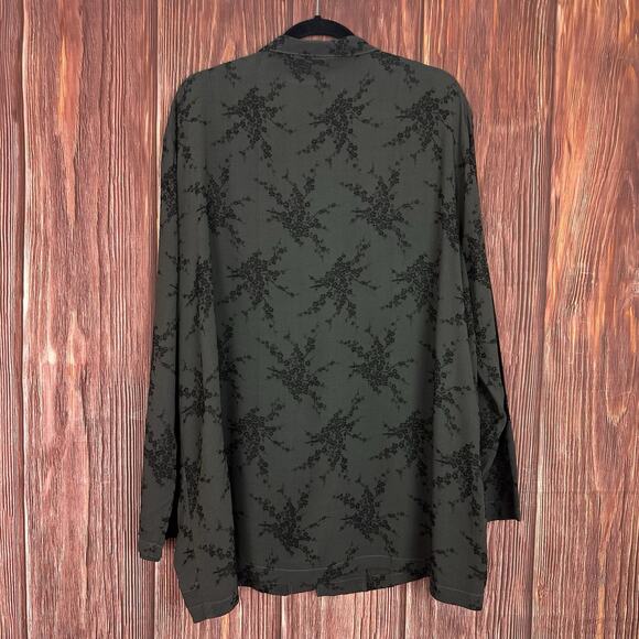 CP Shades Womens Top Size Large Gray Embroidered Oversized Button Up Pockets - Picture 3 of 6